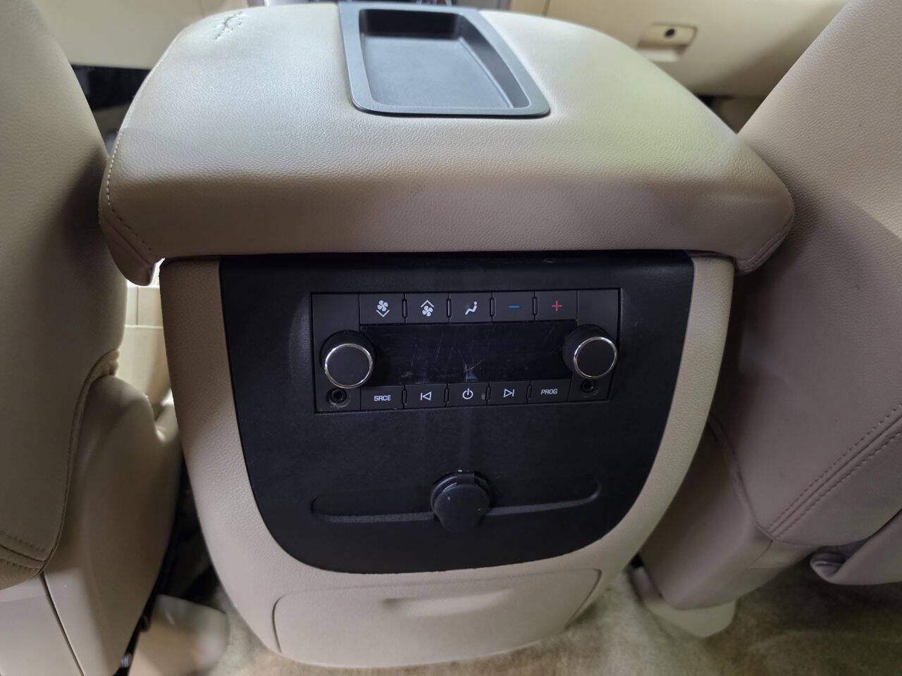 Used 2014 GMC Yukon XL SLT RWD image 26