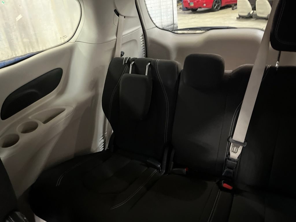 Used 2023 Chrysler Voyager LX FWD image 25