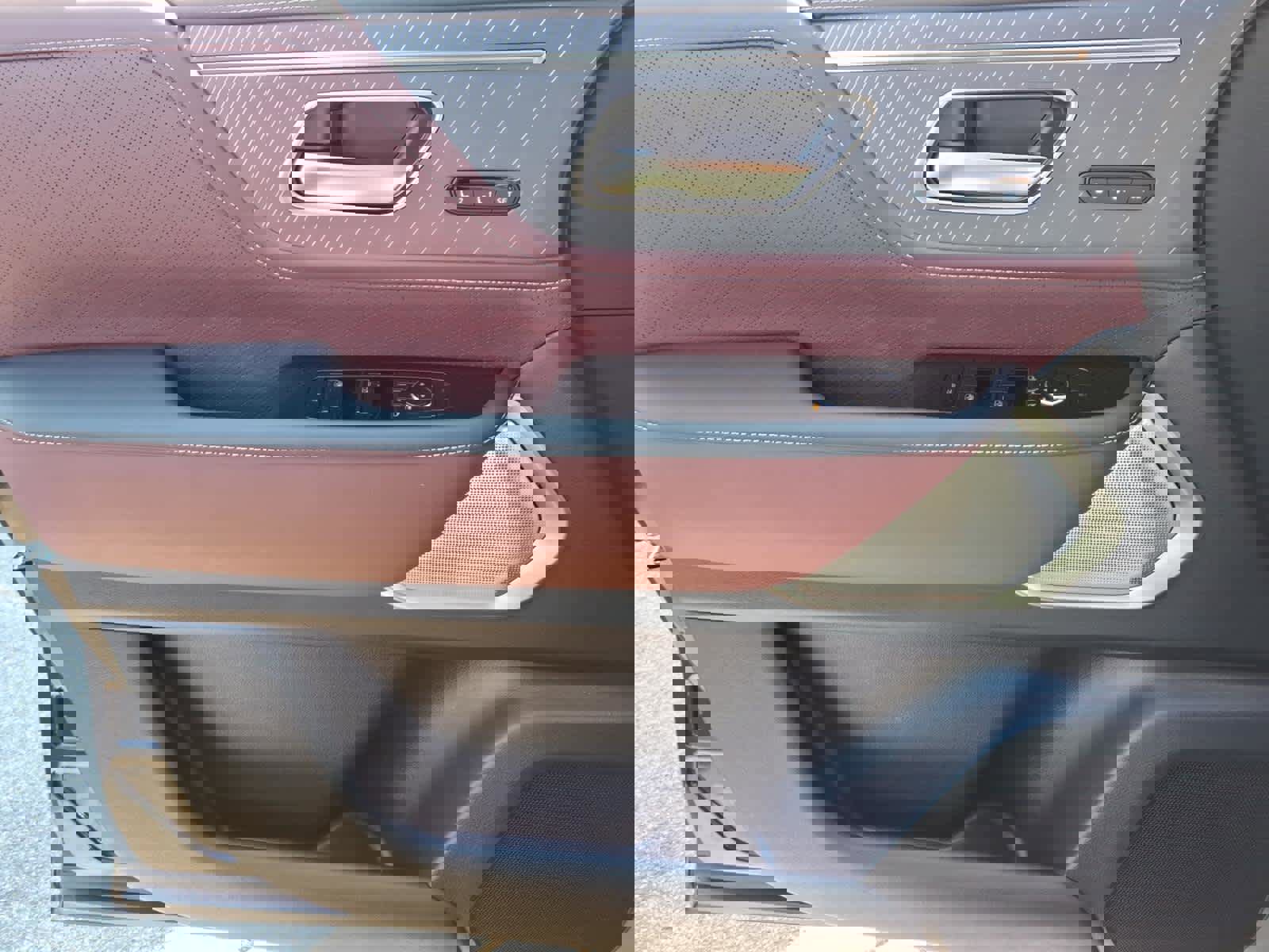 Certified 2025 INFINITI QX80 Autograph image 11