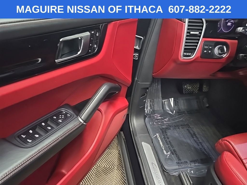 Used 2022 Porsche Cayenne Platinum Edition image 29