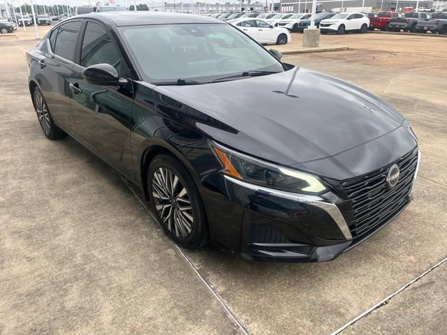 Used 2024 Nissan Altima 2.5 SV w/ SV Premium Package FWD image 5