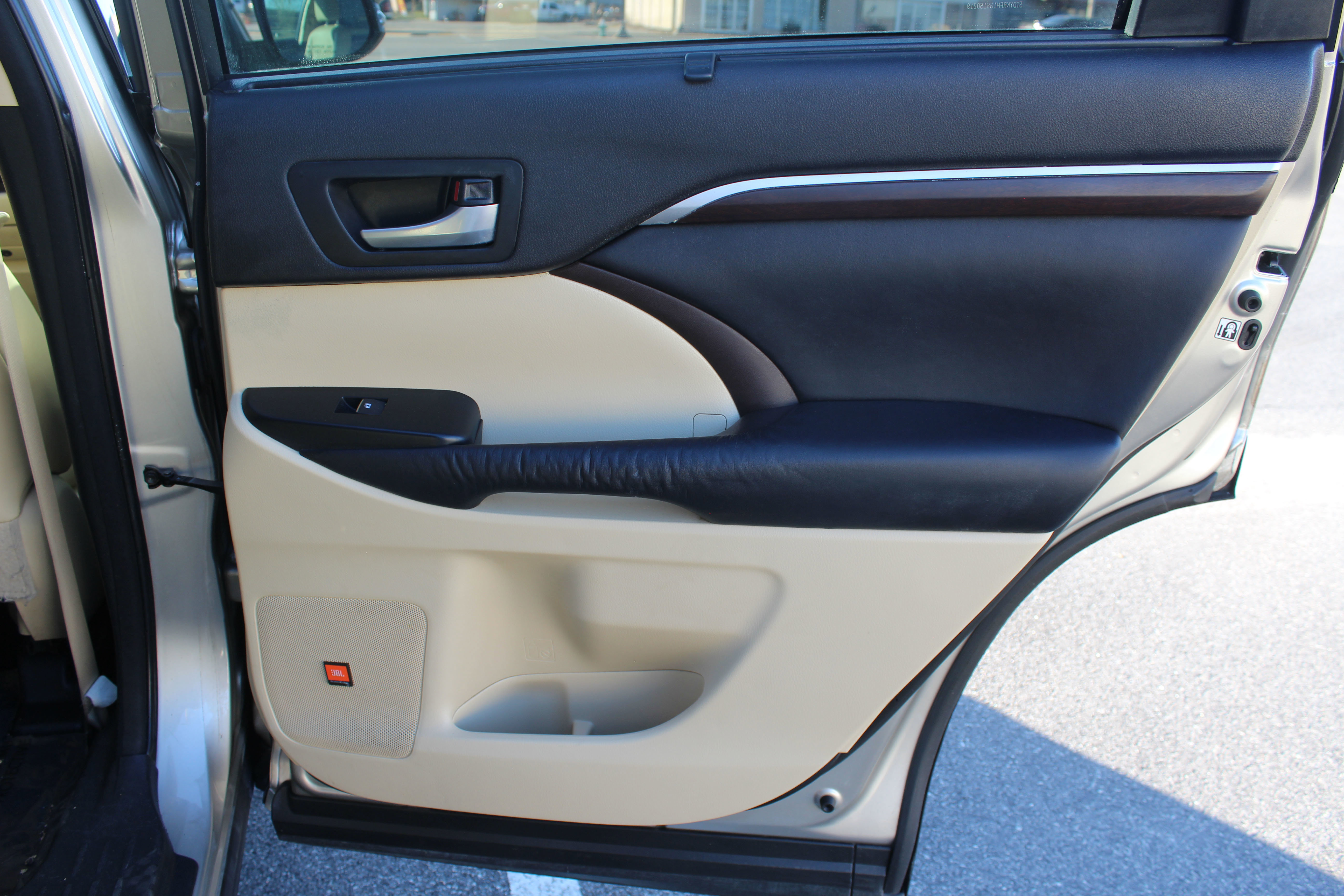 Used 2016 Toyota Highlander Limited image 51