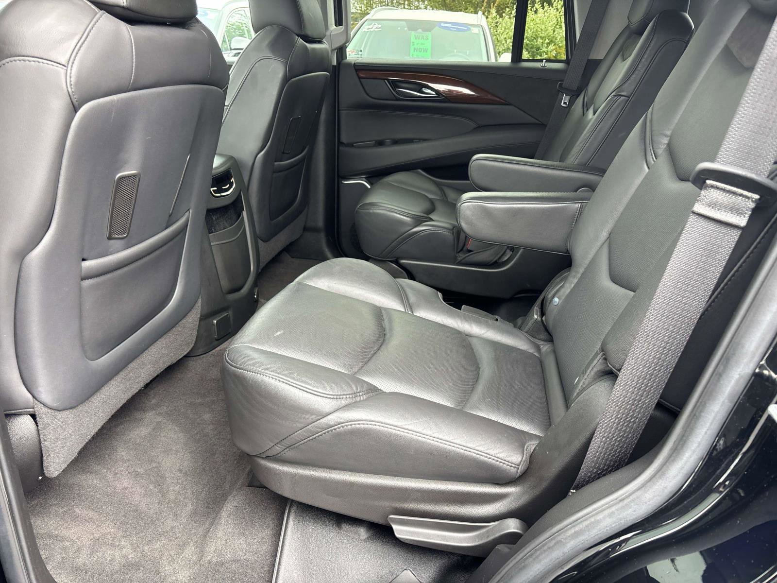 Used 2020 Cadillac Escalade Luxury image 10