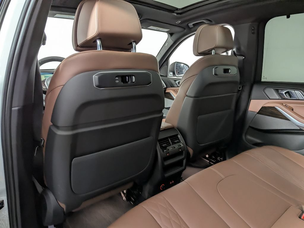 Used 2024 BMW X5 xDrive40i w/ Premium Package AWD/4WD image 48