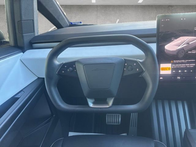 Used 2024 Tesla Cybertruck AWD Crew Cab image 27