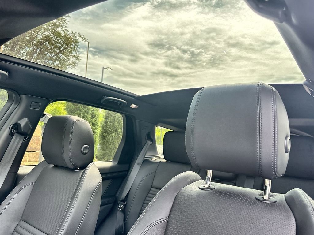 New 2026 Land Rover Discovery Sport Landmark AWD/4WD image 19