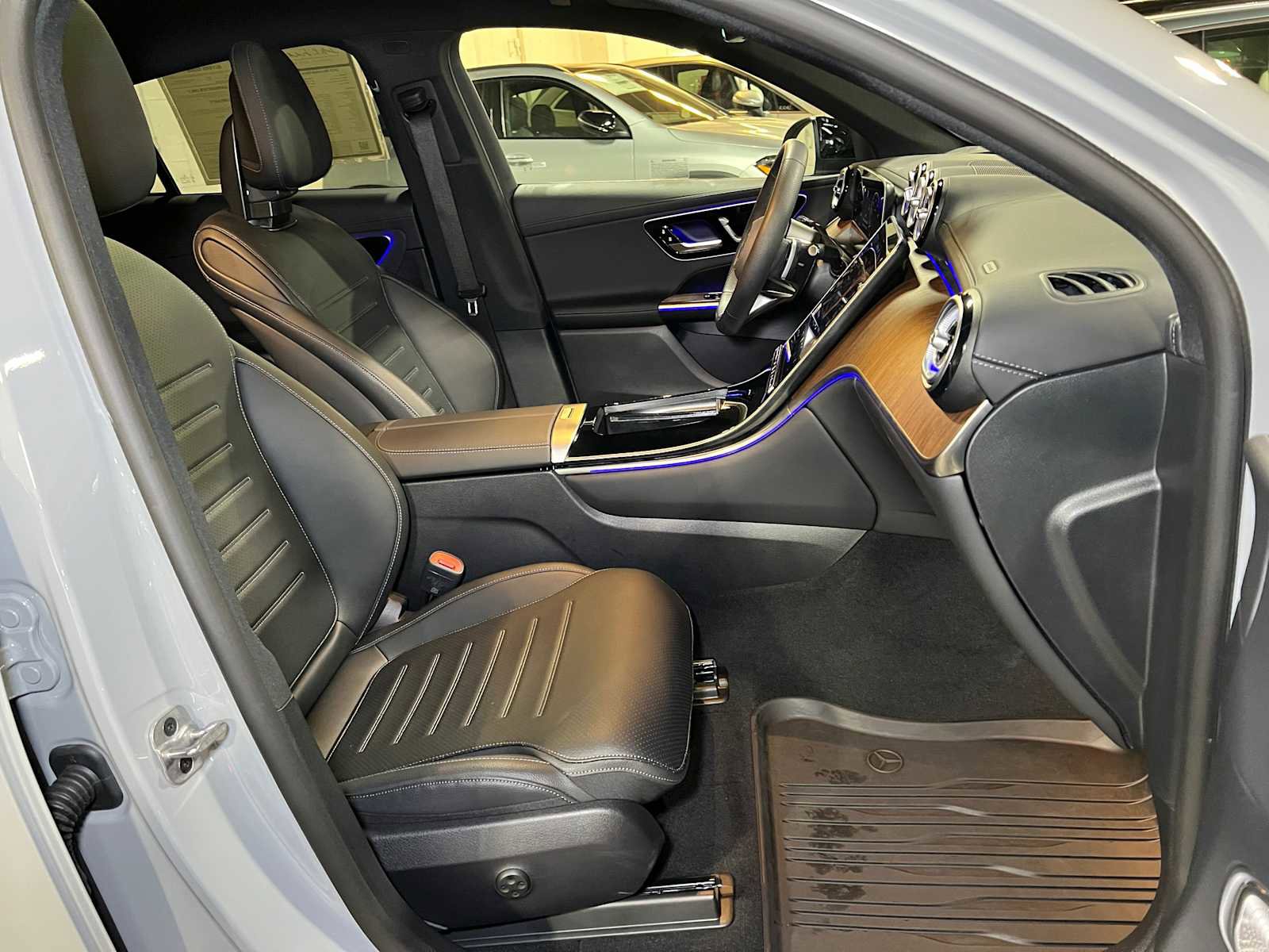 Used 2025 Mercedes-Benz GLC 300 GLC 300 image 12