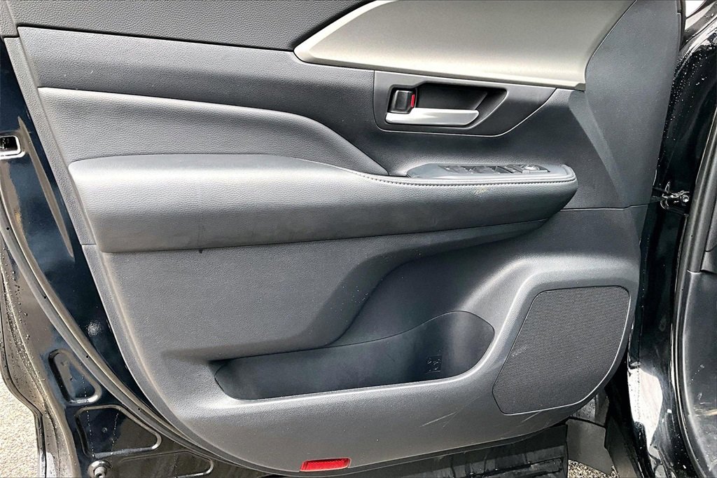 Used 2025 Toyota Grand Highlander XLE image 18