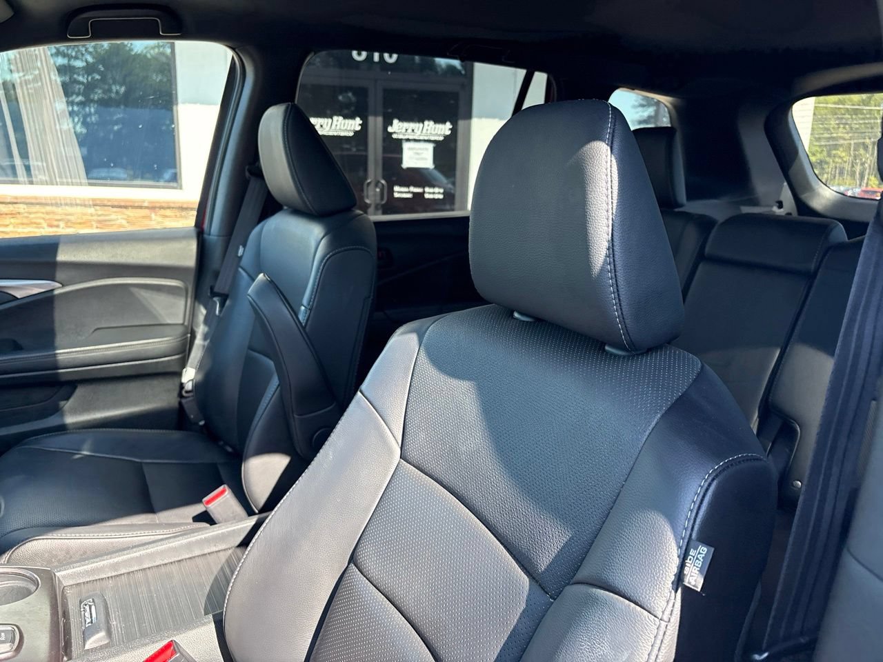 Used 2023 Honda Passport EX-L image 3