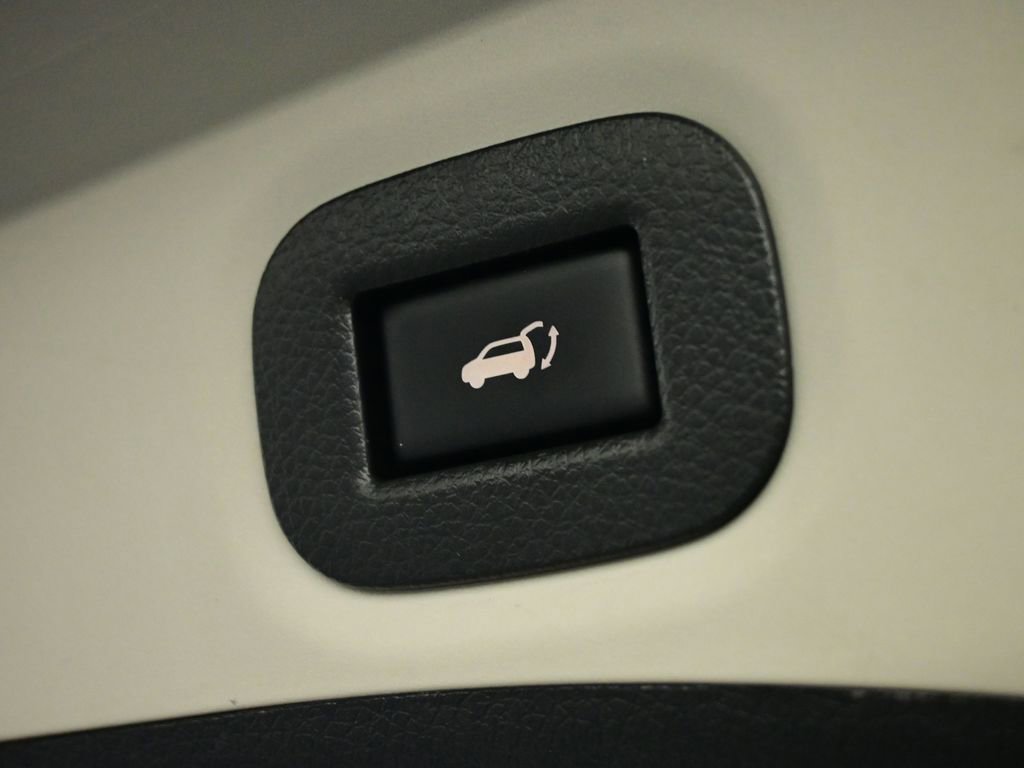 Used 2018 Nissan Rogue SV image 71