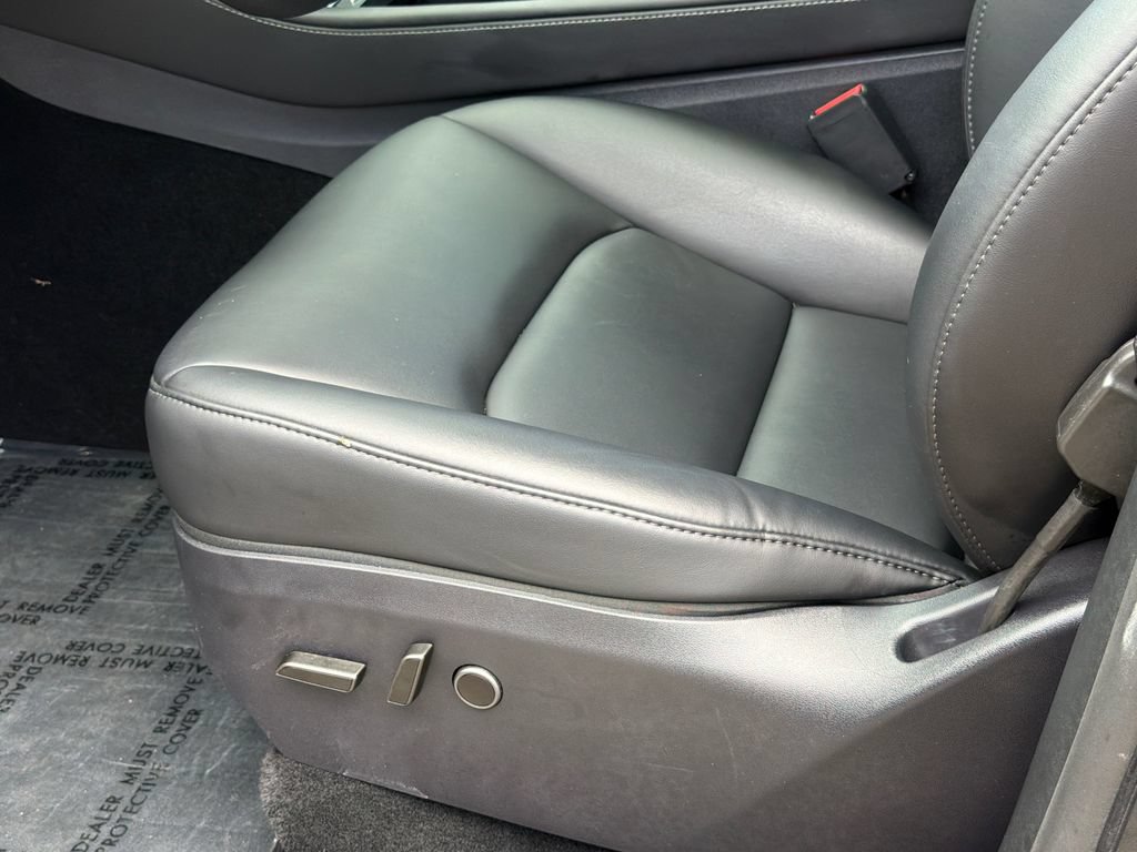 Used 2025 Tesla Model Y Long Range AWD/4WD image 21