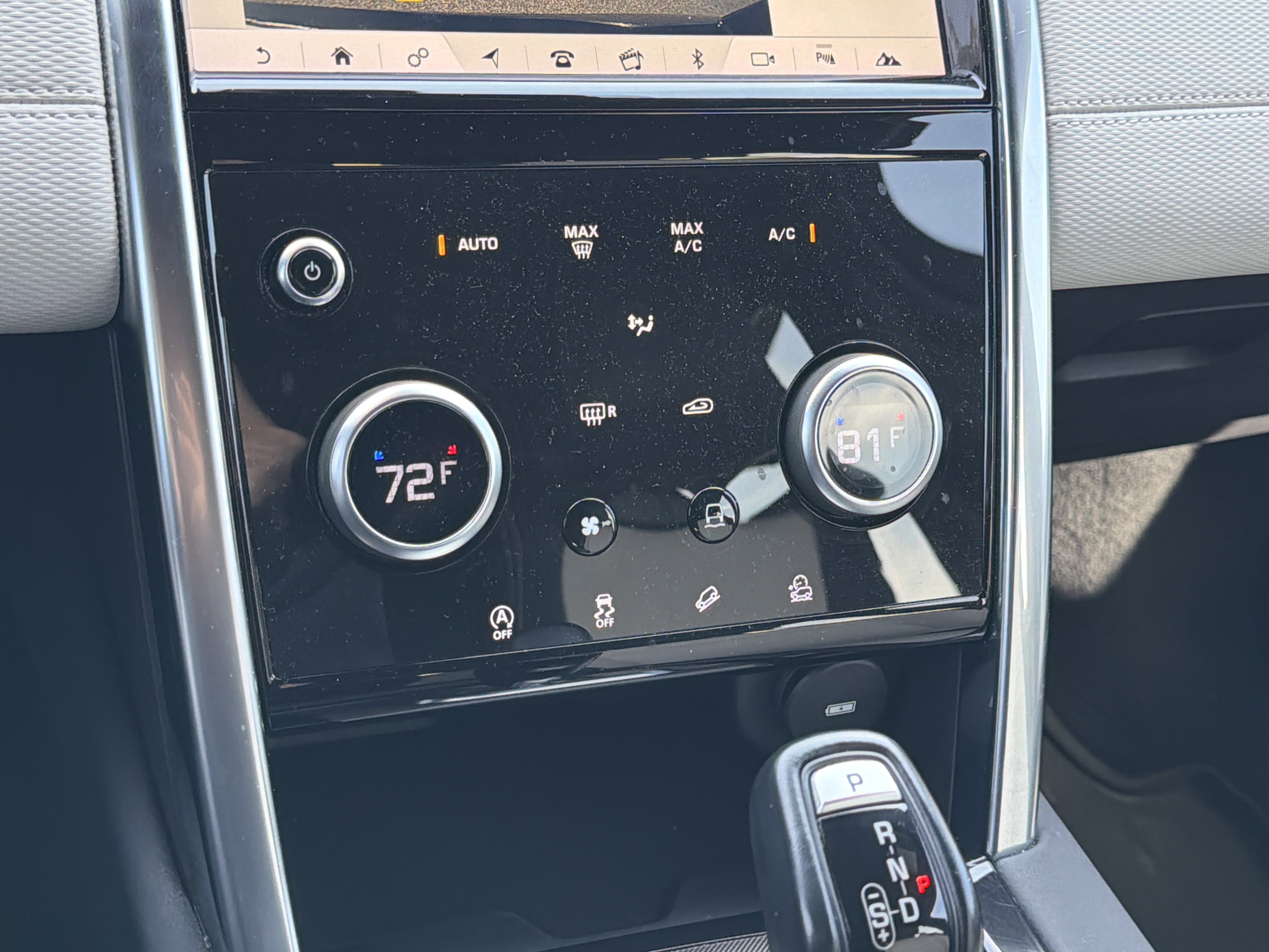 Used 2020 Land Rover Discovery Sport SE R-Dynamic image 13