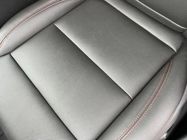 Used 2026 Chevrolet Trax RS w/ Sunroof Package FWD image 12