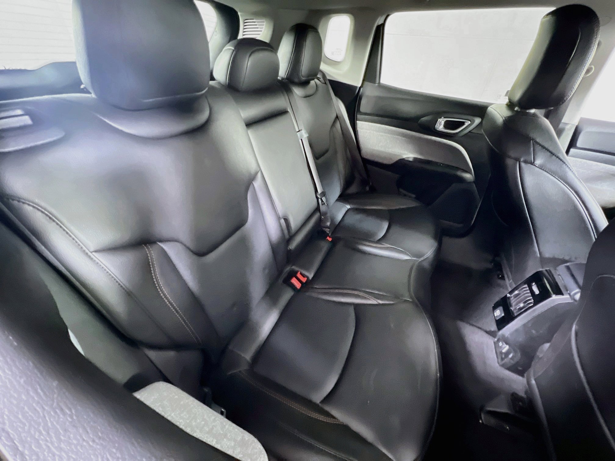 Used 2022 Jeep Compass Latitude AWD/4WD image 24