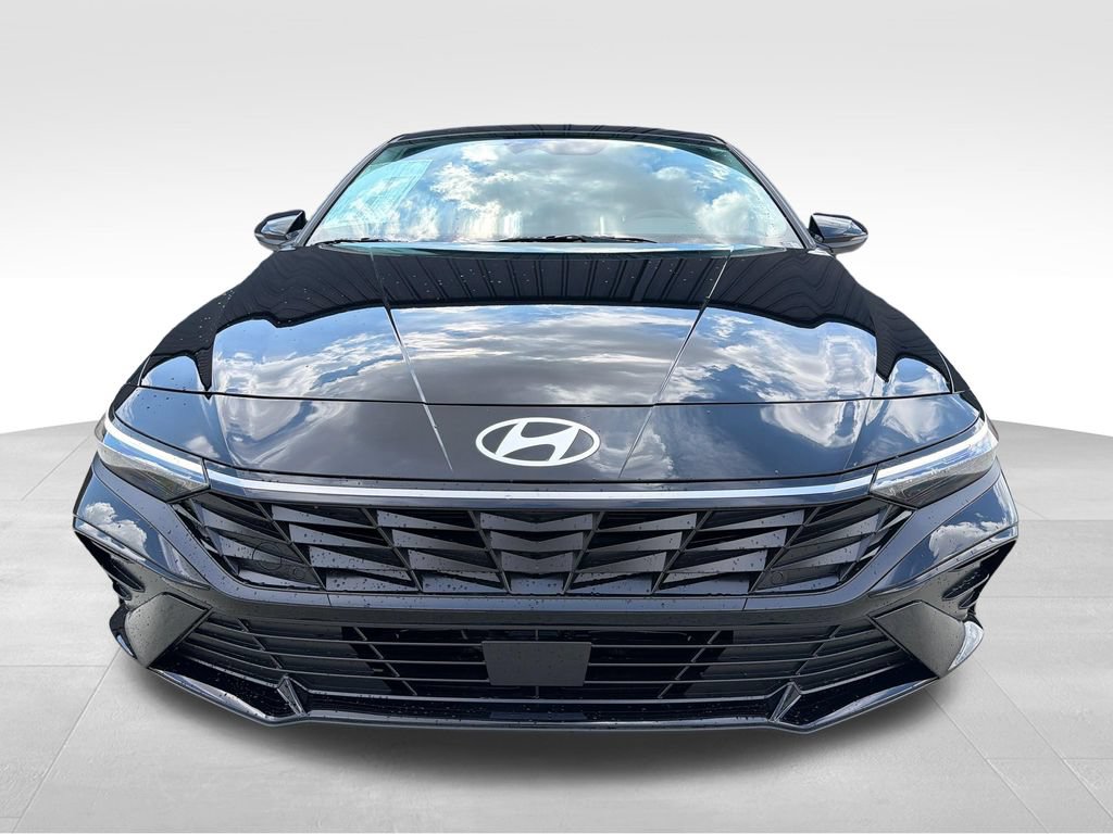 New 2026 Hyundai Elantra Limited FWD image 11