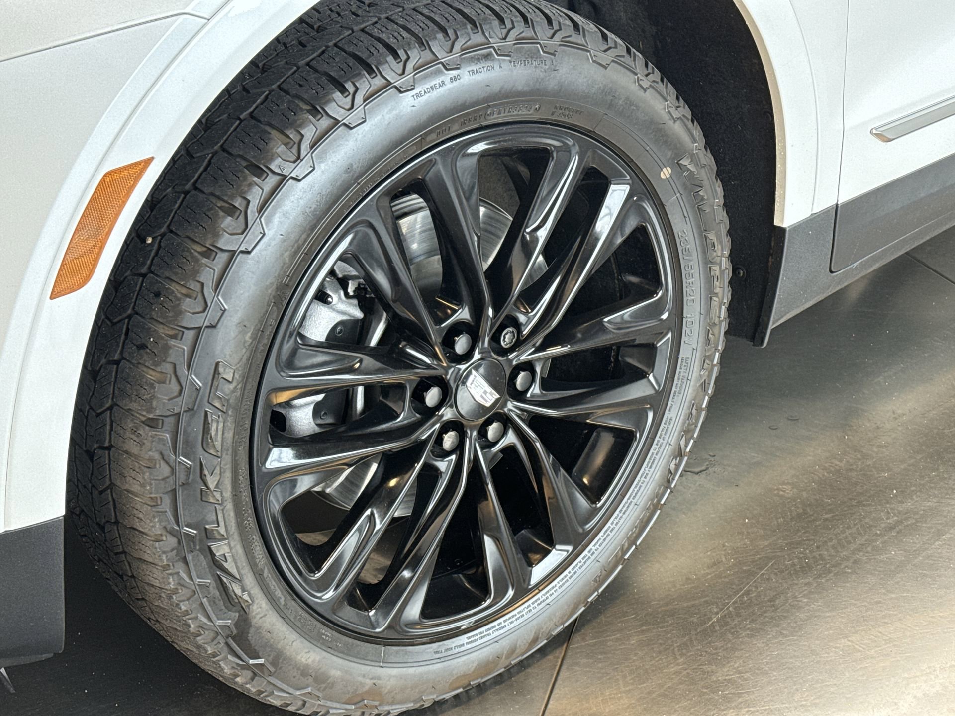 Used 2024 Cadillac XT5 Premium Luxury w/ Technology Package image 9