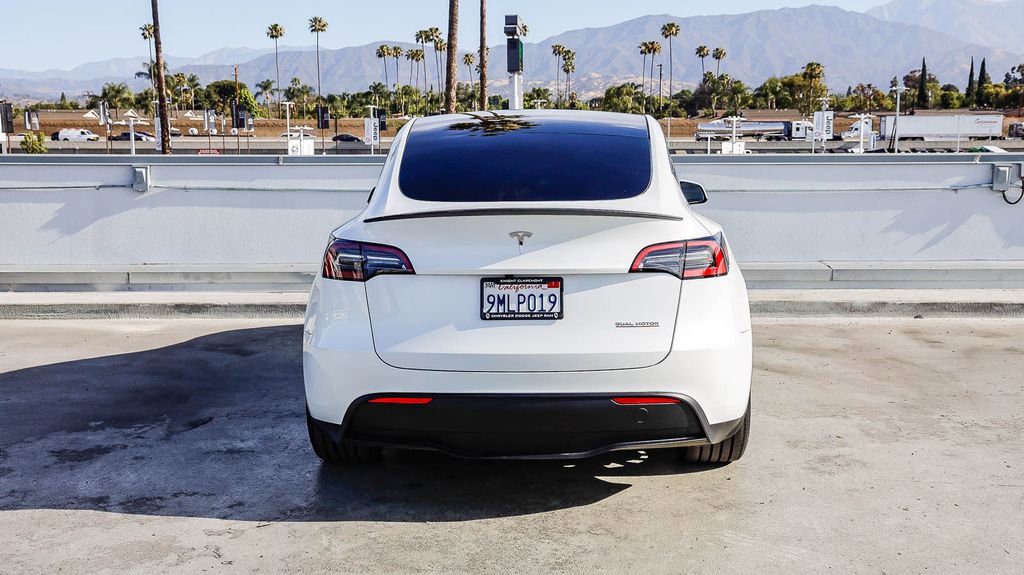 Used 2024 Tesla Model Y Performance image 7
