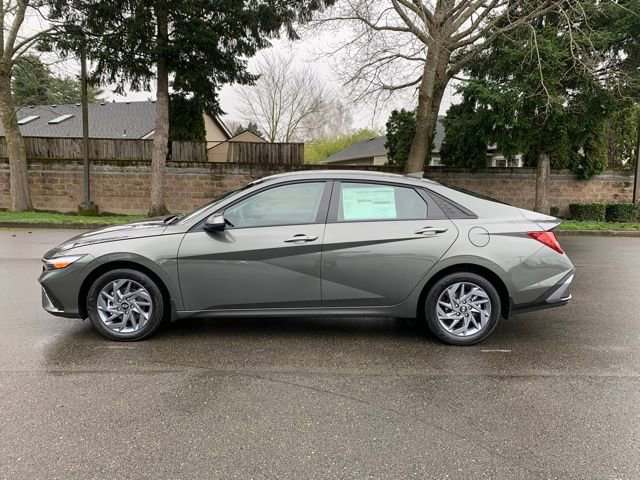 New 2026 Hyundai Elantra Blue image 2