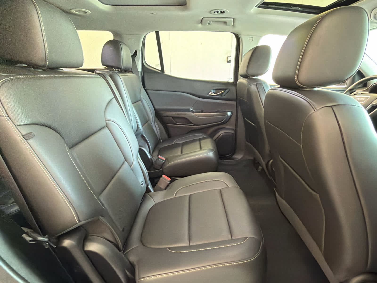 Used 2023 GMC Acadia SLT FWD image 33