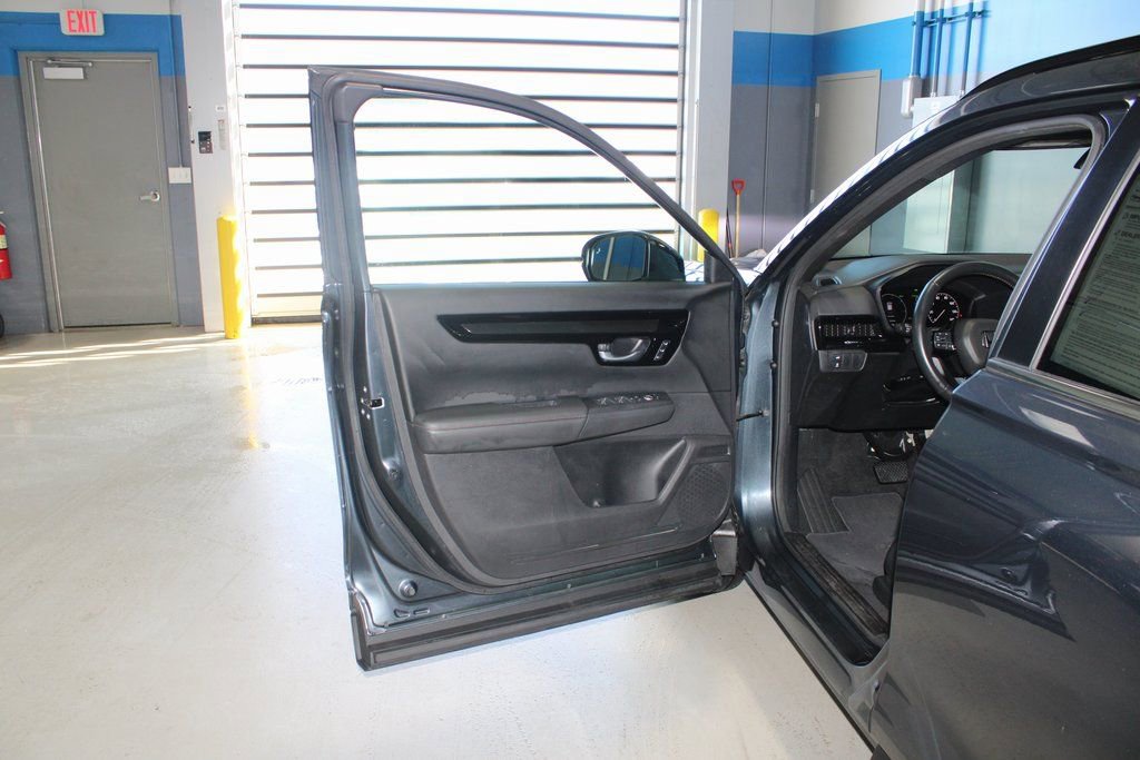 Used 2023 Honda CR-V Sport Touring image 7