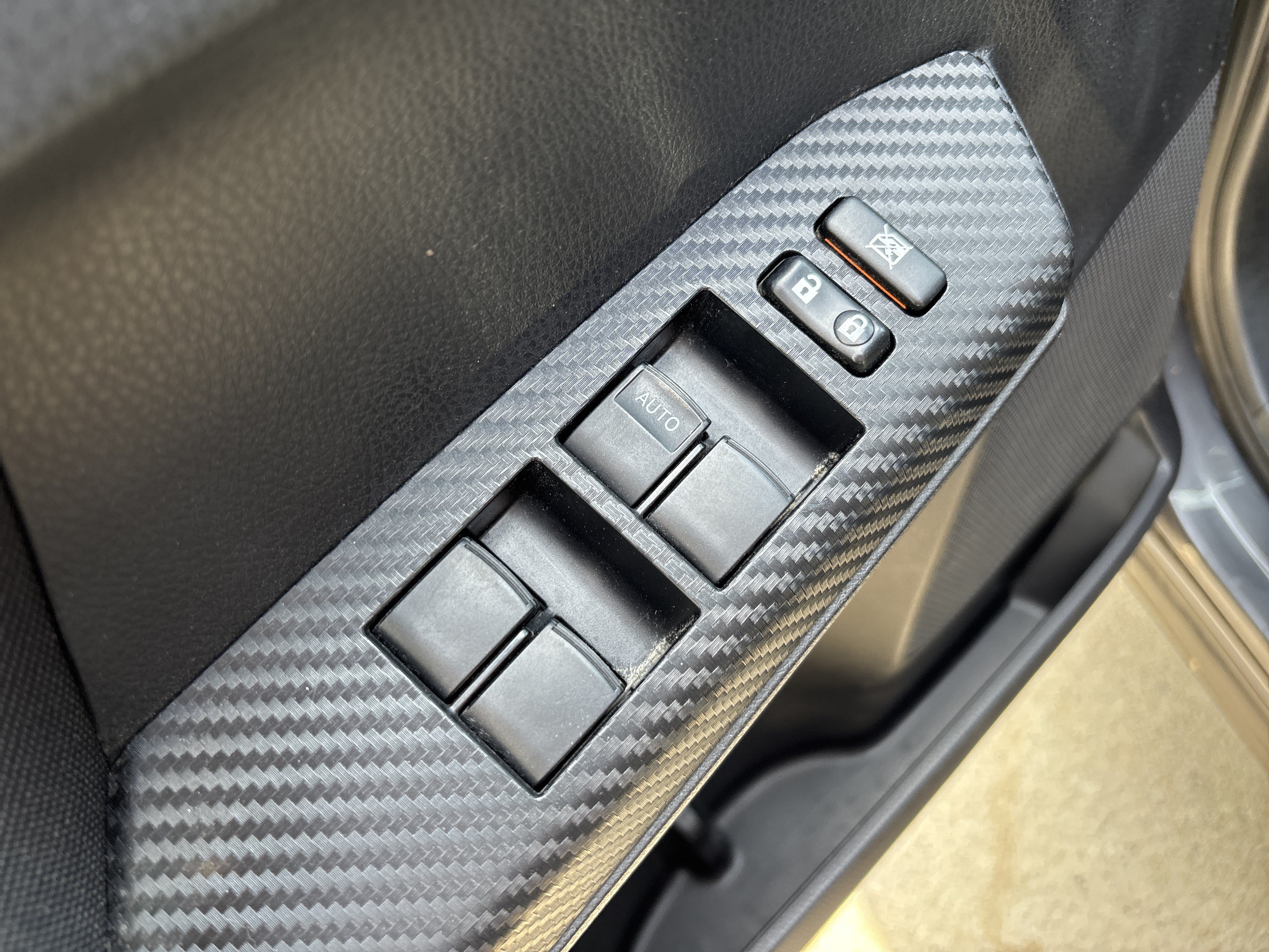 Used 2015 Toyota RAV4 XLE FWD image 14