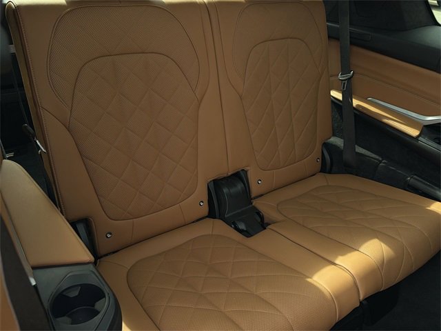 Used 2023 BMW X7 xDrive40i w/ Executive Package image 40