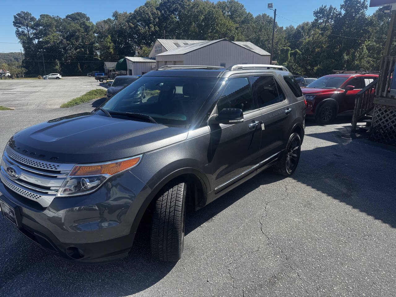 Used 2015 Ford Explorer XLT w/ Equipment Group 202A AWD/4WD image 4