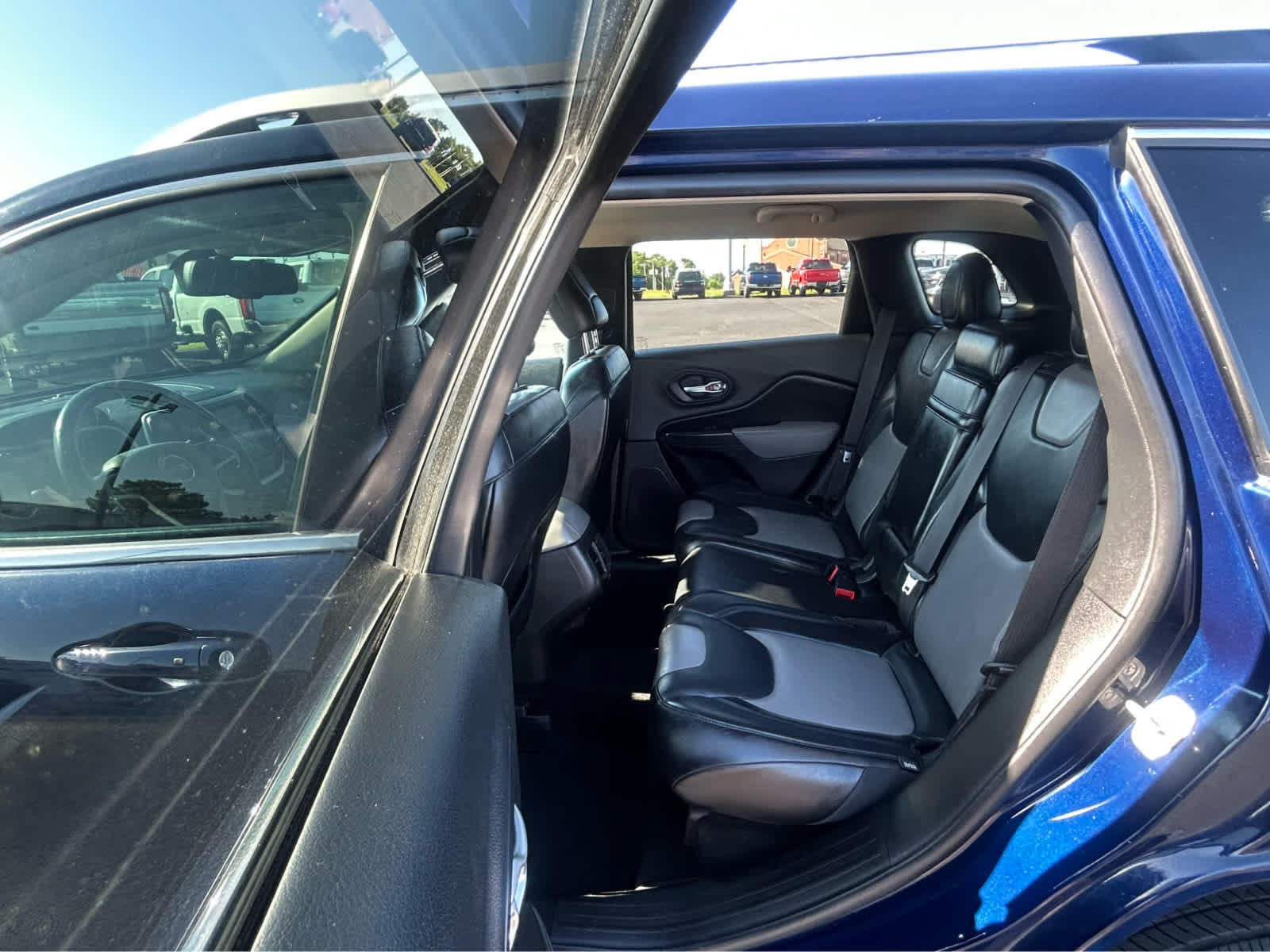 Used 2014 Jeep Cherokee Limited FWD image 10