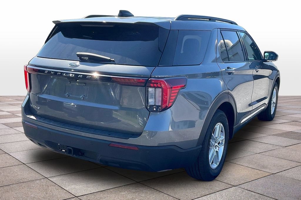 Certified 2025 Ford Explorer Active RWD image 12