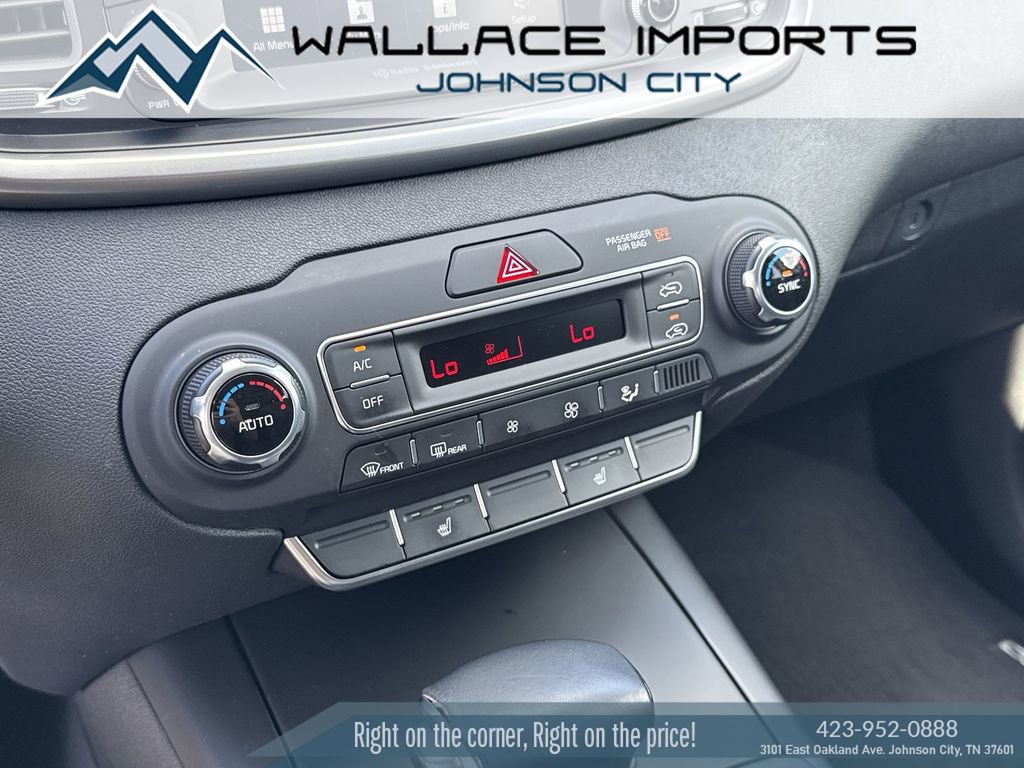 Used 2019 Kia Sorento LX w/ LX Convenience Package image 16