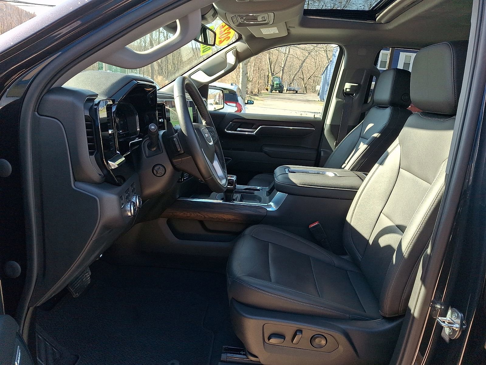 Used 2022 GMC Sierra 1500 SLT w/ SLT Premium Plus Package AWD/4WD image 13