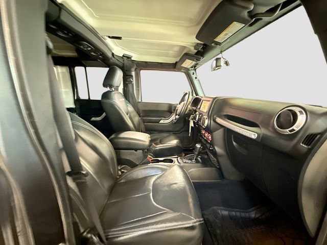 Used 2017 Jeep Wrangler Unlimited Rubicon w/ Connectivity Group image 26