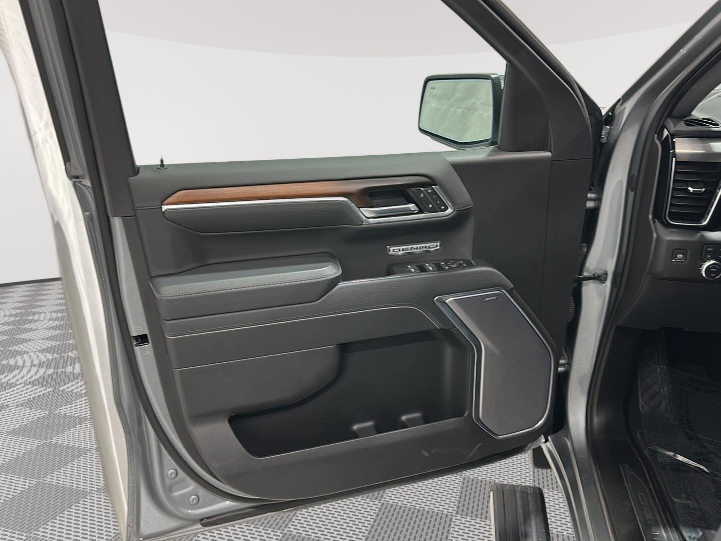 Used 2025 GMC Sierra 1500 Denali w/ Denali Reserve Package image 17