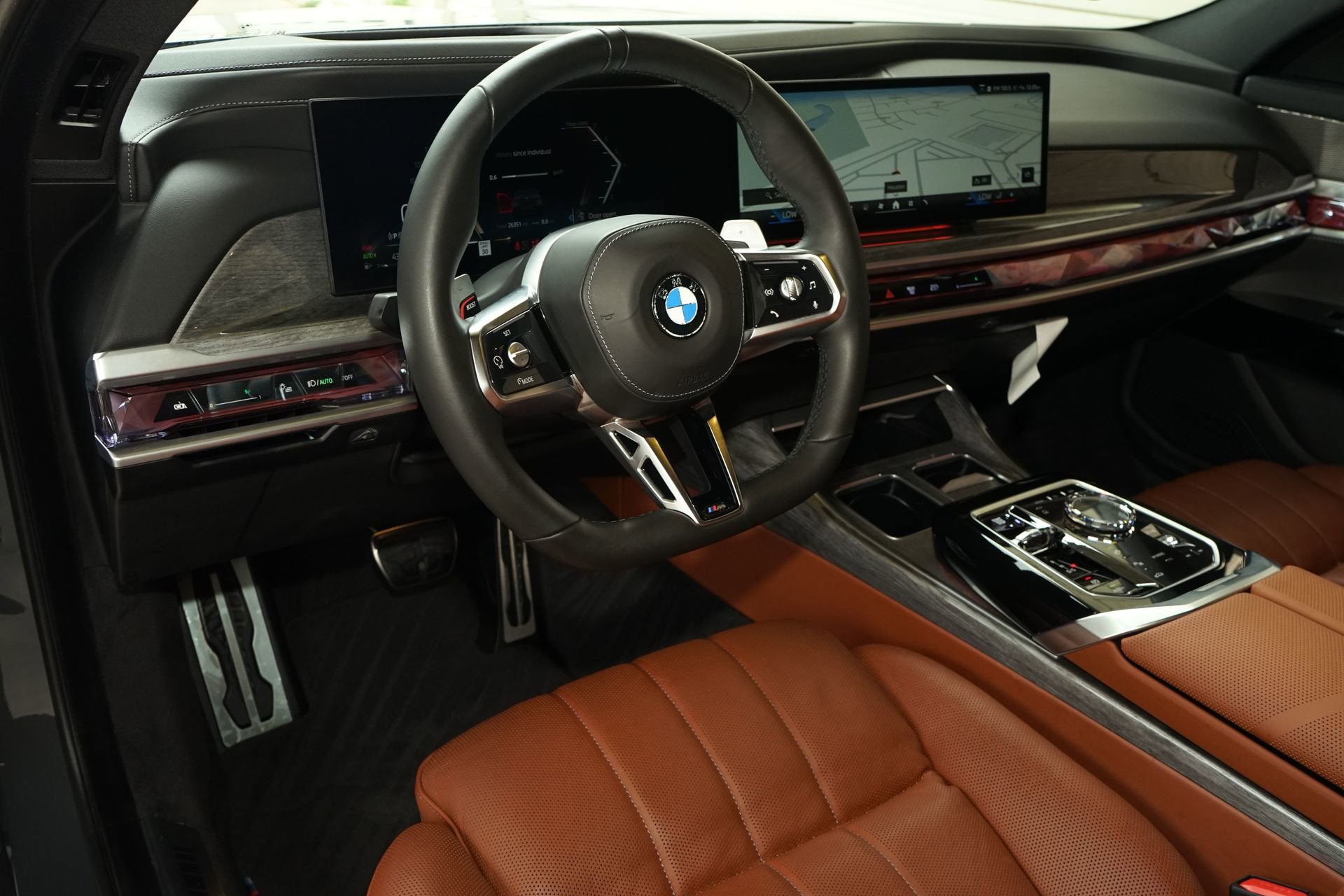 Used 2024 BMW 760i xDrive w/ Executive Package image 8