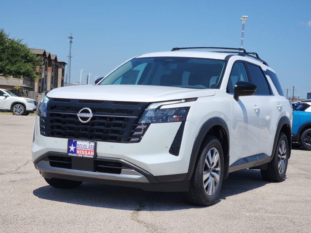 New 2026 Nissan Pathfinder SL FWD image 2