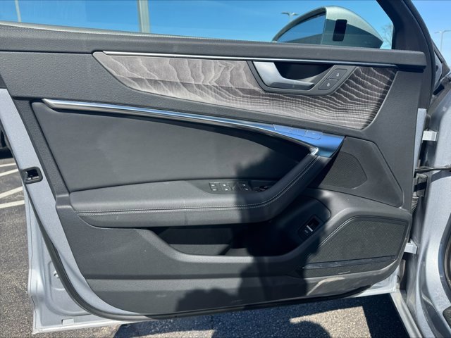 Used 2025 Audi A6 Premium Plus w/ Premium Plus Package image 9