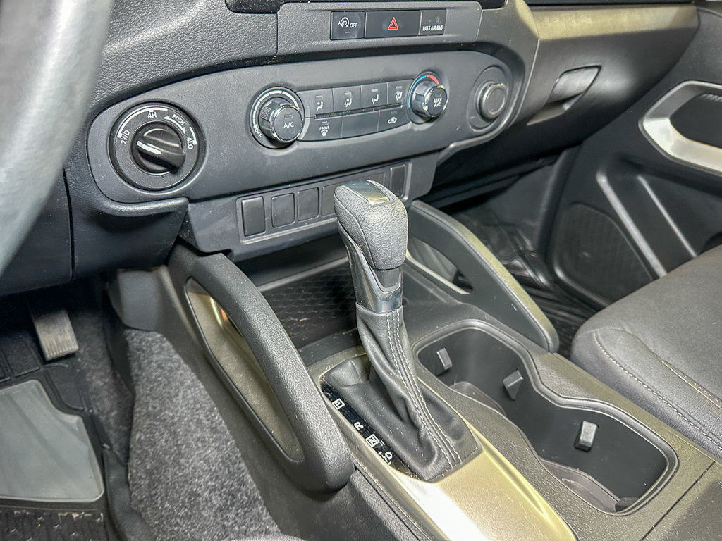Used 2024 Nissan Frontier SV AWD/4WD image 32