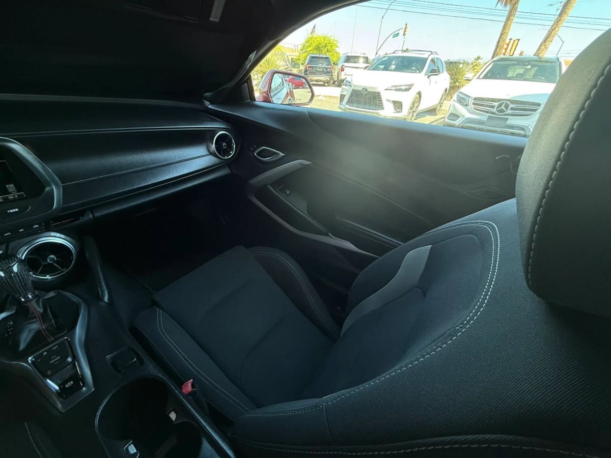 Used 2018 Chevrolet Camaro SS RWD image 44