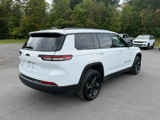 Used 2023 Jeep Grand Cherokee L Laredo AWD/4WD image 5