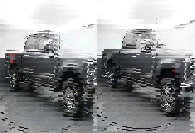 New 2026 Ford F250 Lariat w/ Lariat Ultimate Package image 3