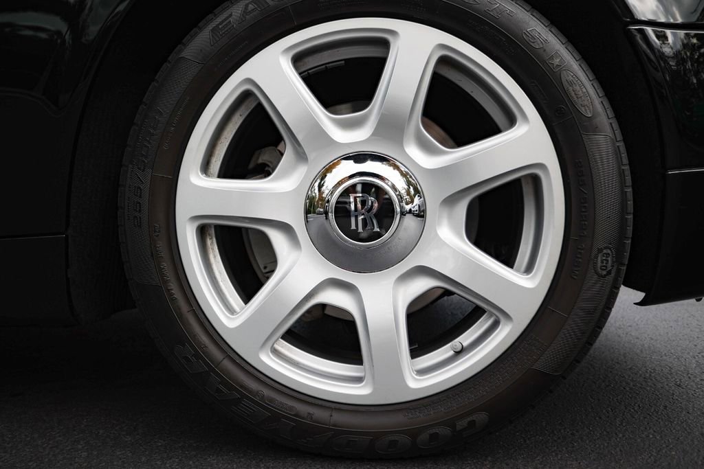 Used 2010 Rolls-Royce Phantom Drophead Coupe image 20