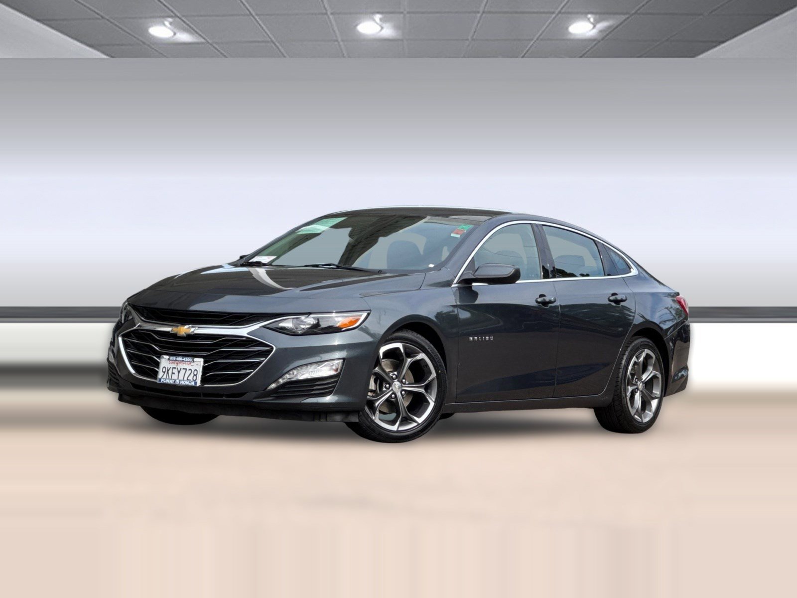 Used 2021 Chevrolet Malibu LT image 2