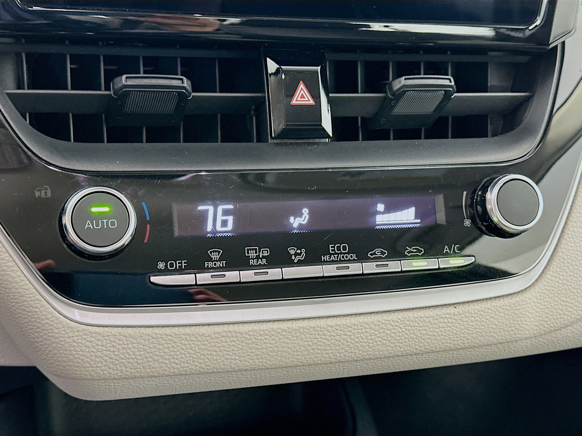 Used 2023 Toyota Corolla LE w/ LE Convenience Package image 23