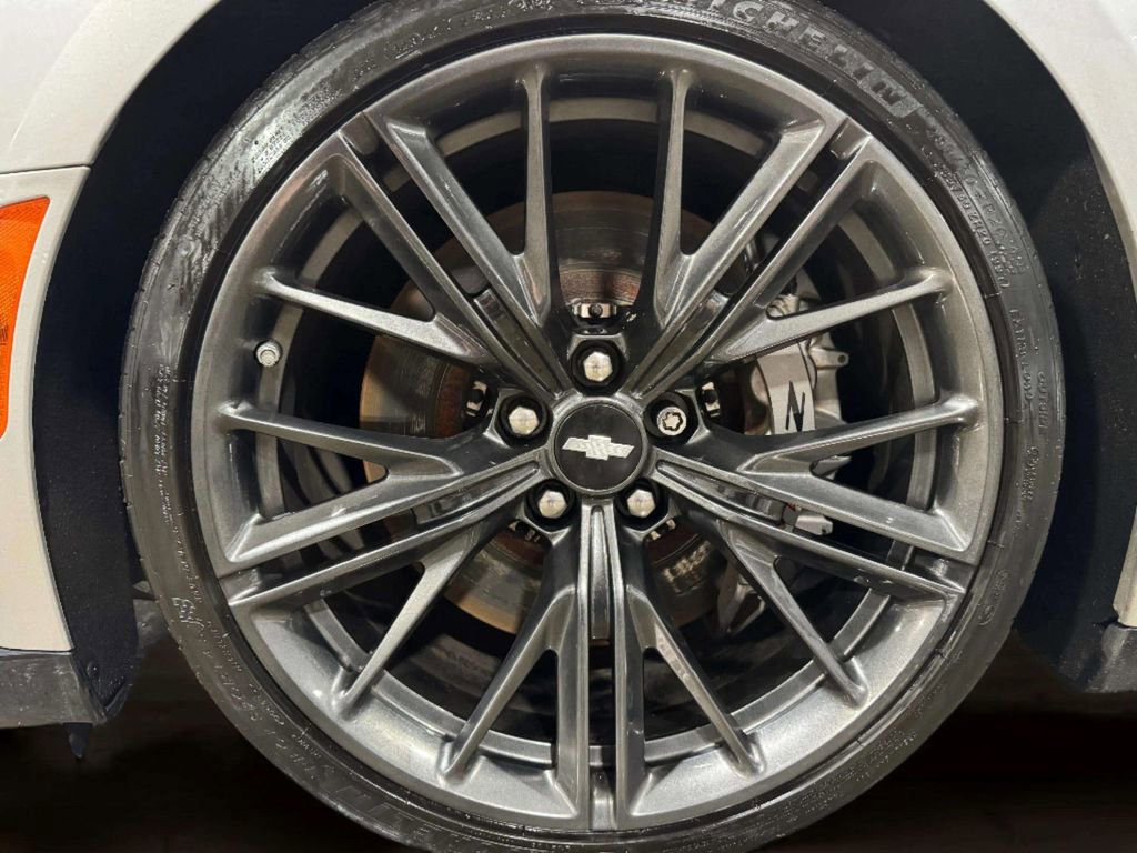 Used 2018 Chevrolet Camaro ZL1 RWD image 27