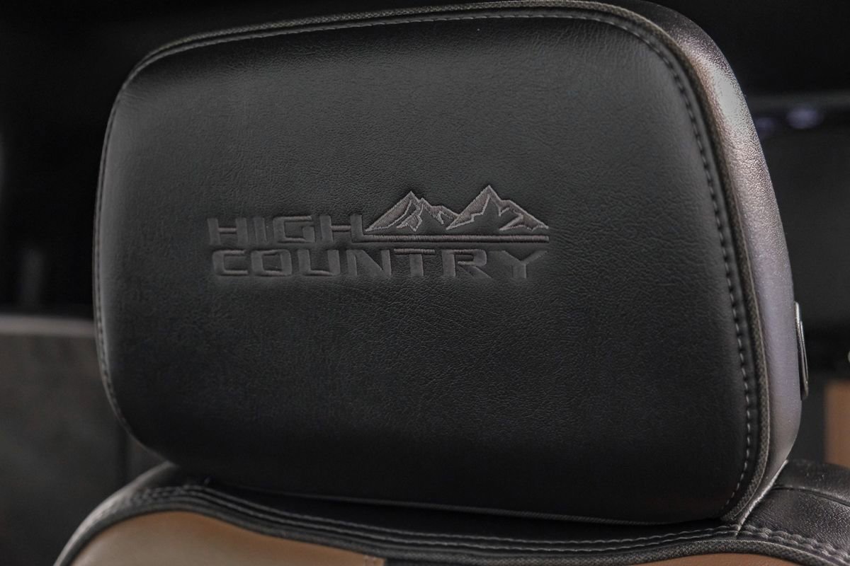 Used 2022 Chevrolet Silverado 3500 High Country image 33