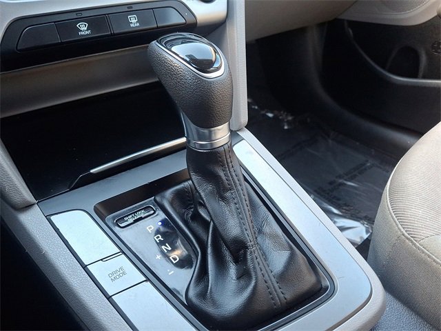 Used 2017 Hyundai Elantra SE image 14