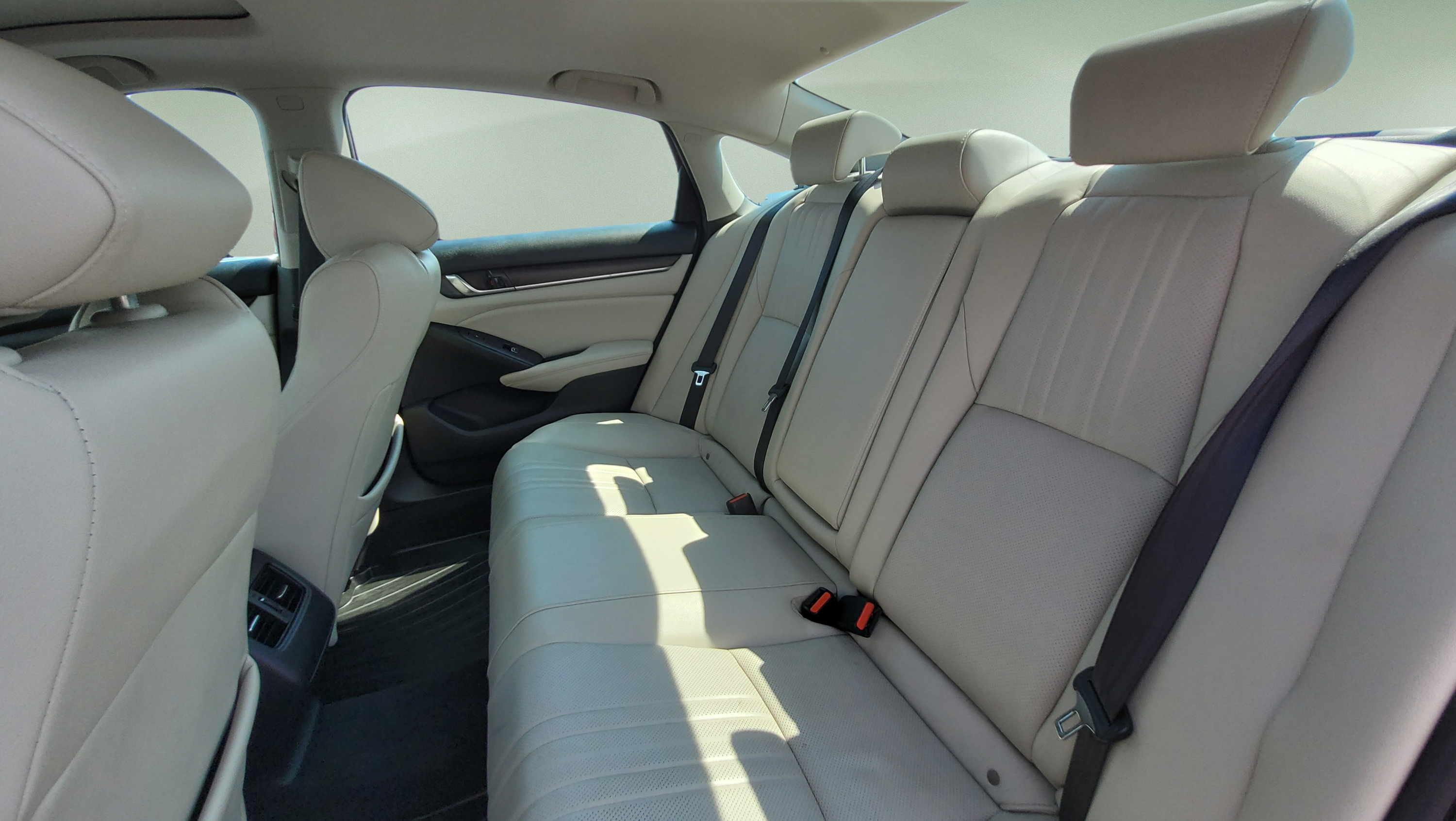 Used 2019 Honda Accord Touring image 16