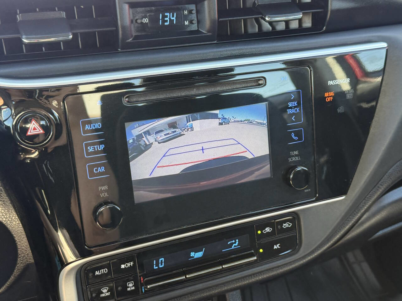 Used 2017 Toyota Corolla LE image 5