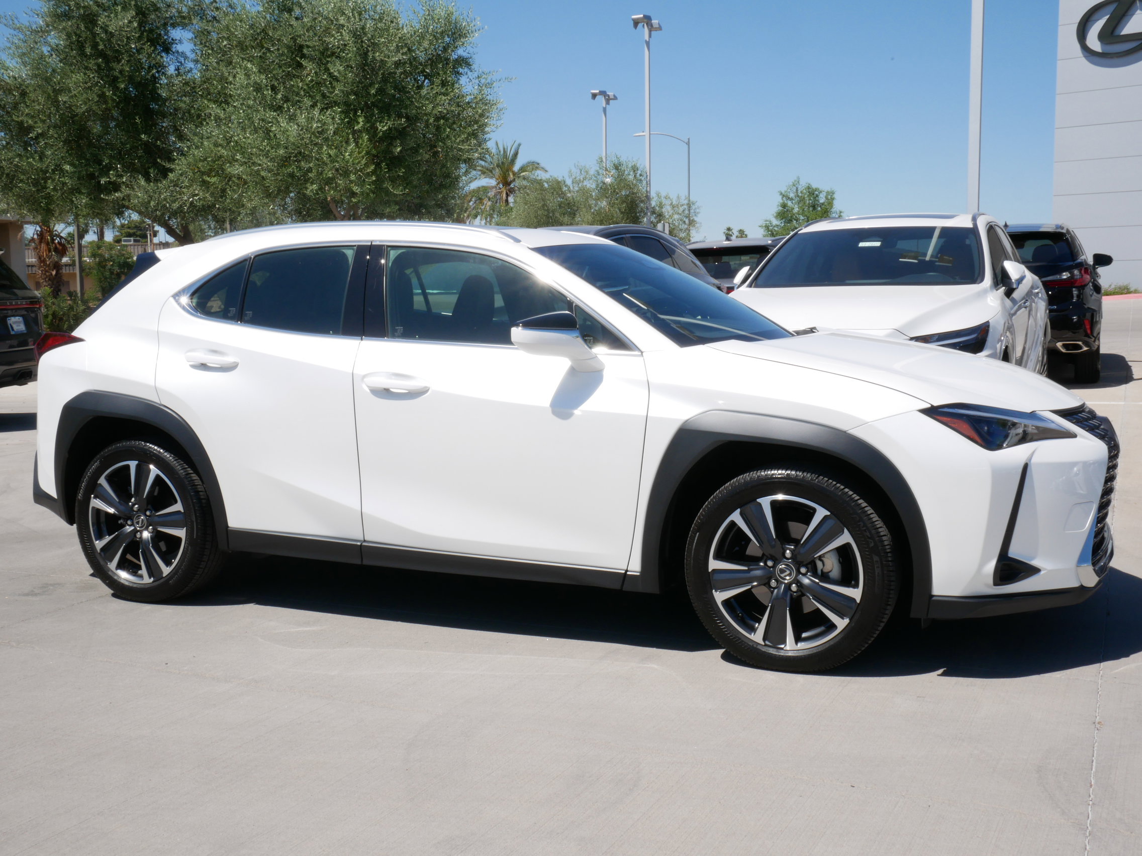 Certified 2025 Lexus UX 300h FWD image 15