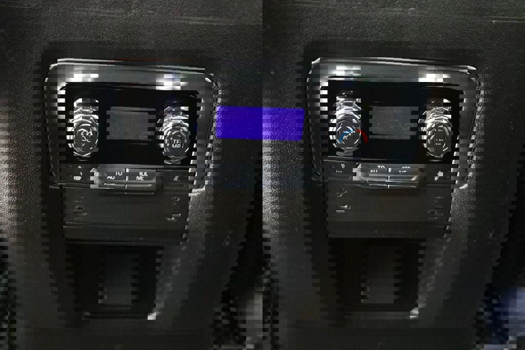 Used 2025 GMC Yukon XL Denali image 13